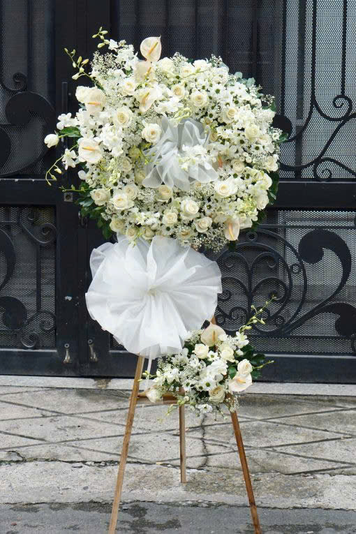 vòng hoa đám tang quận 5