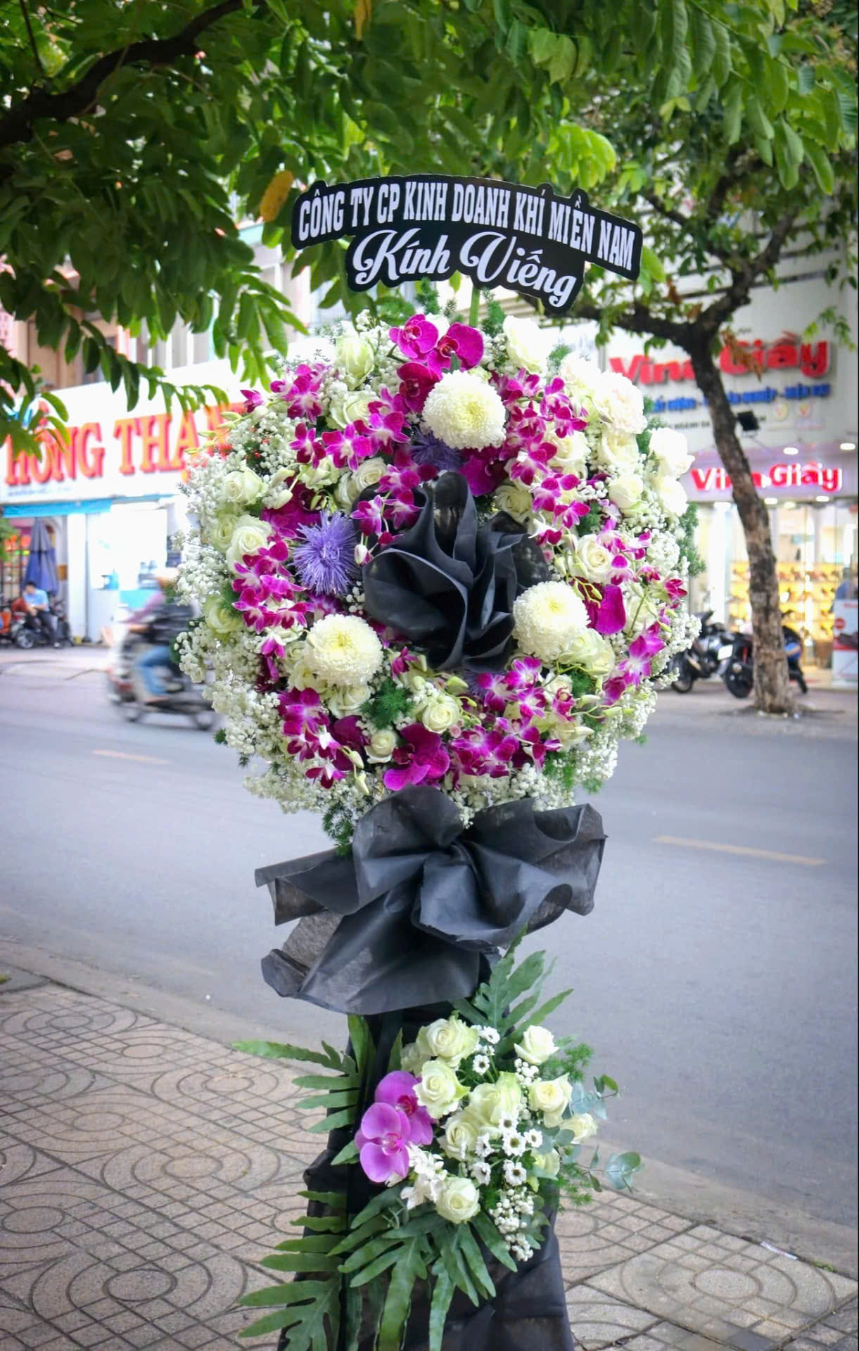 Hoa tang lễ quận 2